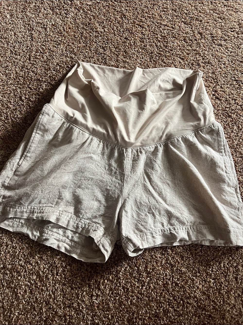 Old Navy Beige Oatmeal Linen blend pull on maternity shorts pockets coastal L
